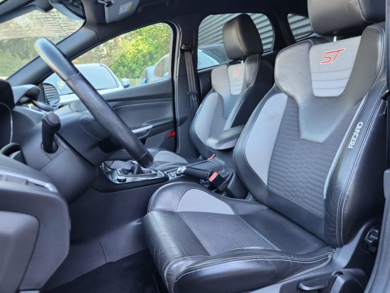 FORD FOCUS 2017 2.0 250 ST*RECARO*SONY*CAMERA*XENON*