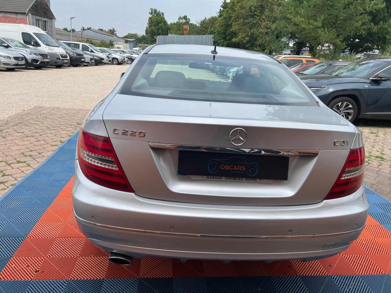 MERCEDES CLASSE C 2011 220 CDi 2.1 CDI 16V DPF 7G-TRONIC 170 cv