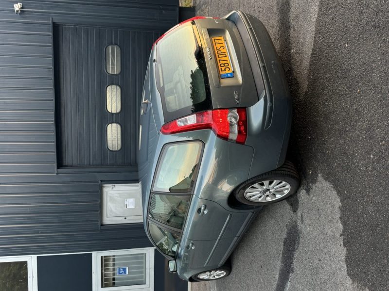 VOLVO V50 2.0D 130CH SUMMUM - GARANTIE 6 MOIS