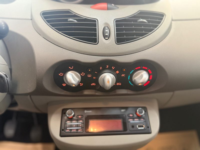RENAULT TWINGO 2012