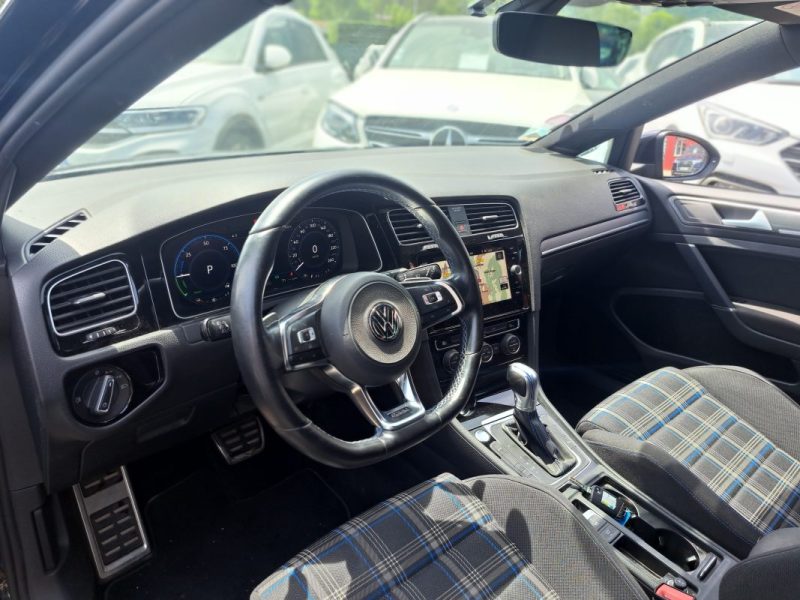 VOLKSWAGEN GOLF VII 2018