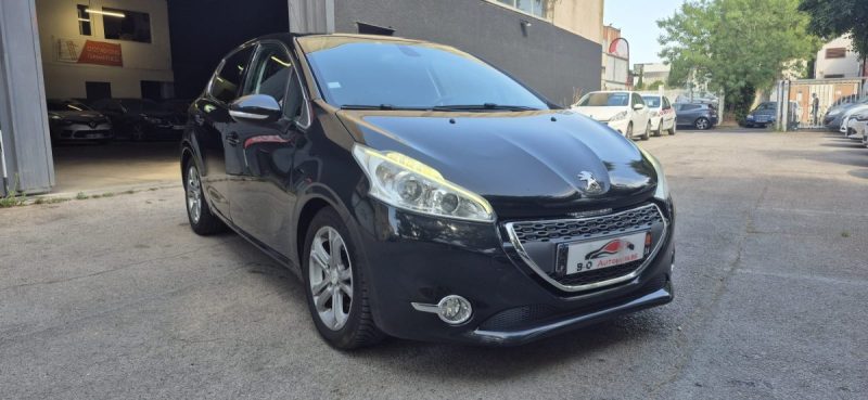 Peugeot 208 1.6 hdi 92 ch Allure, *Clim auto*, *Idéale jeune conducteur*