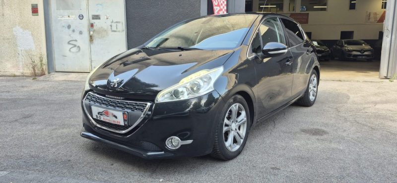 Peugeot 208 1.6 hdi 92 ch Allure, *Clim auto*, *Idéale jeune conducteur*