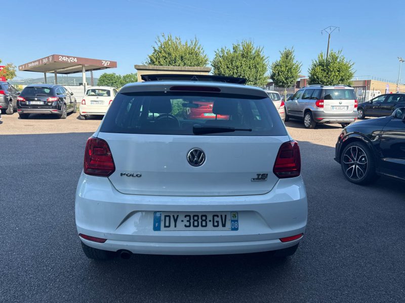VOLKSWAGEN POLO 2015