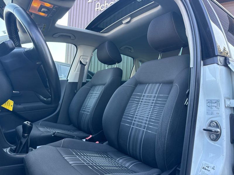 VOLKSWAGEN POLO 2015