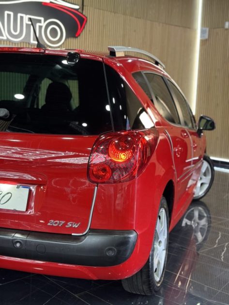 PEUGEOT 207 2010