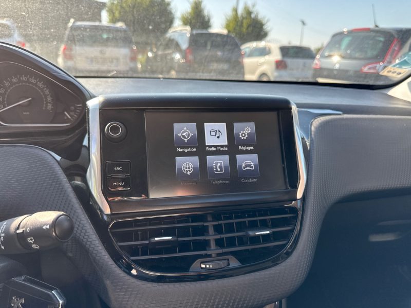 PEUGEOT 2008 1.6 Blue-Hdi 100 Style