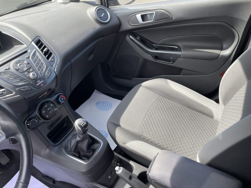 FORD FIESTA V (2) 1.25 82 TREND 5P