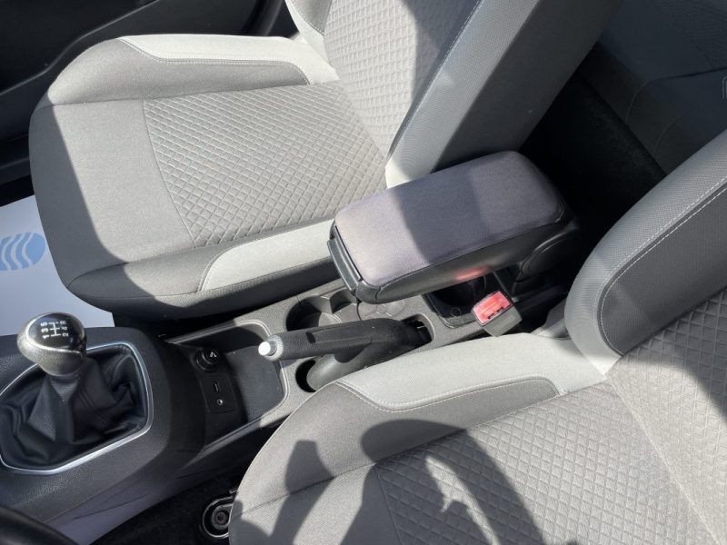 FORD FIESTA V (2) 1.25 82 TREND 5P