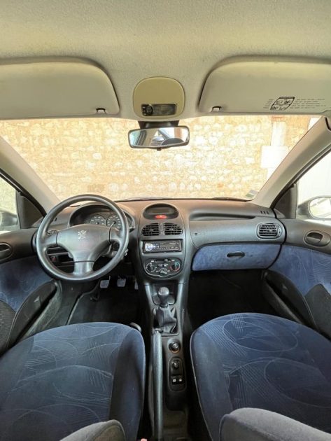 PEUGEOT 206 2001