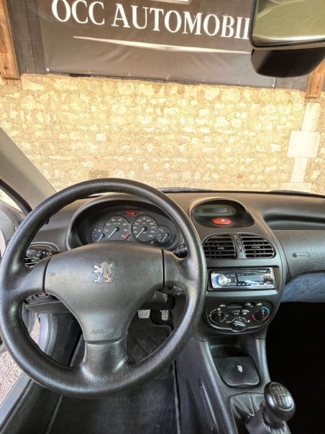 PEUGEOT 206 2001