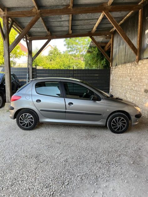 PEUGEOT 206 2001