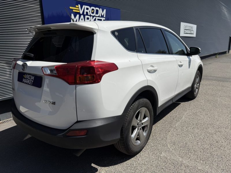 TOYOTA RAV4 2015