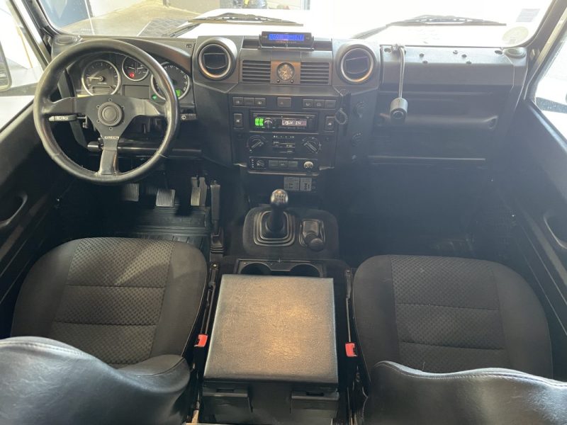 LAND ROVER DEFENDER 90 2.2 TD4 122 ch STATION WAGON