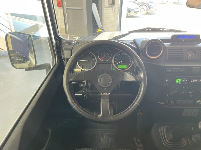 LAND ROVER DEFENDER 90 2.2 TD4 122 ch STATION WAGON