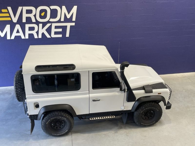 LAND ROVER DEFENDER 90 2.2 TD4 122 ch STATION WAGON