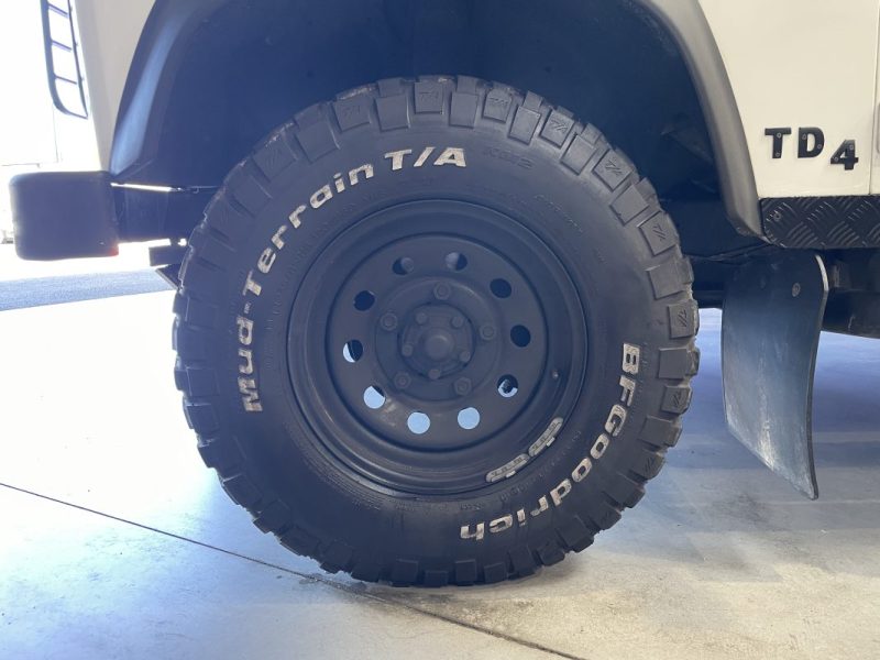 LAND ROVER DEFENDER 90 2.2 TD4 122 ch STATION WAGON