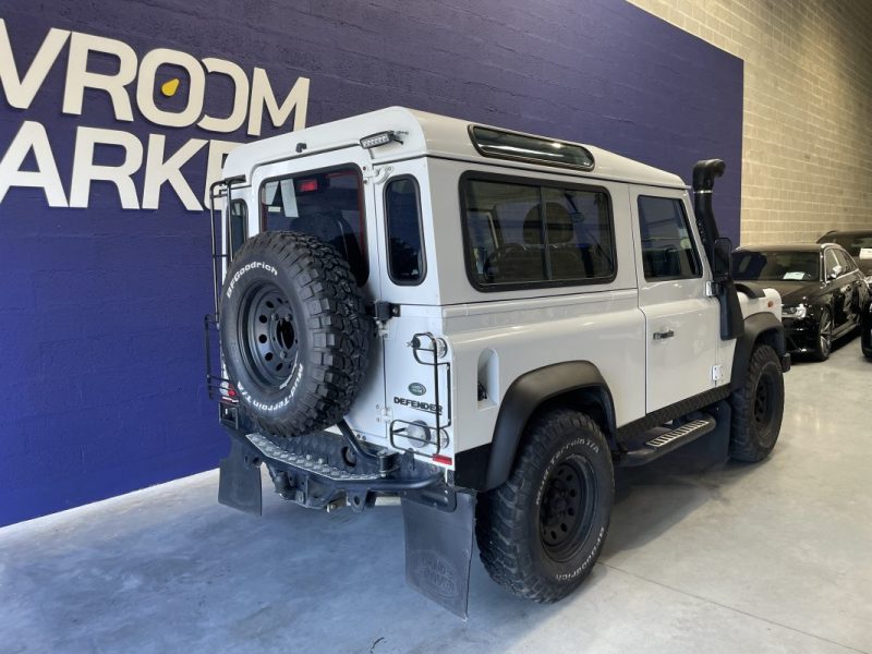LAND ROVER DEFENDER 90 2.2 TD4 122 ch STATION WAGON