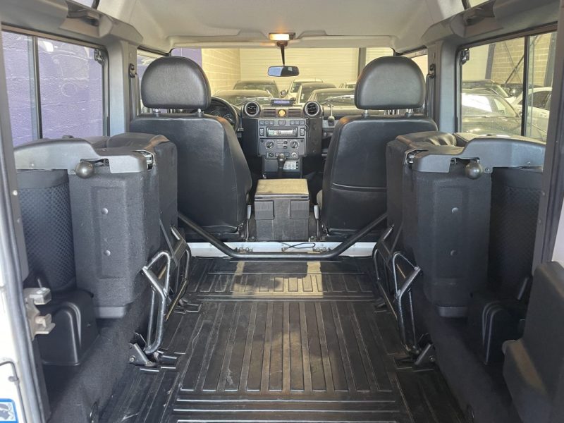 LAND ROVER DEFENDER 90 2.2 TD4 122 ch STATION WAGON