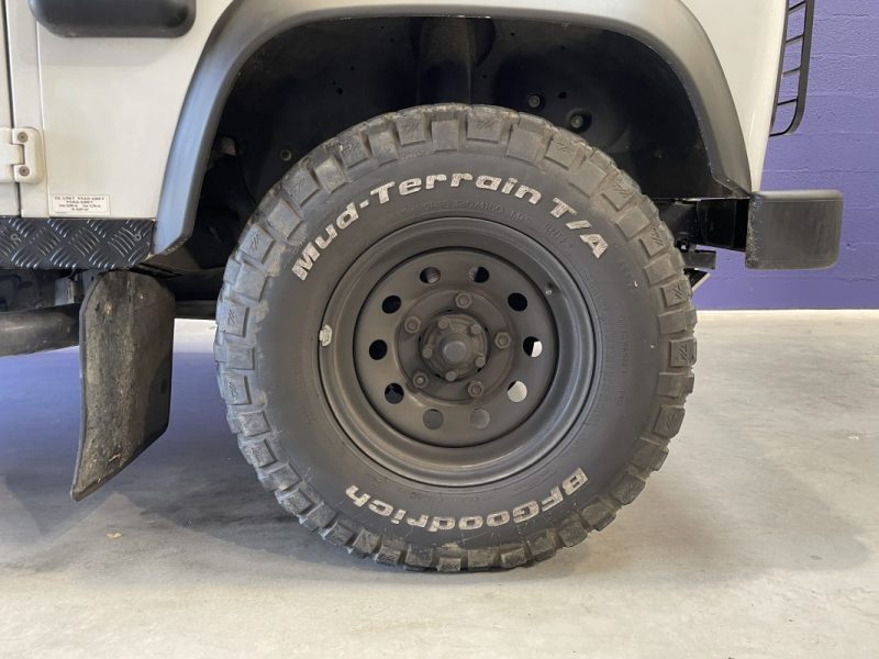 LAND ROVER DEFENDER 90 2.2 TD4 122 ch STATION WAGON