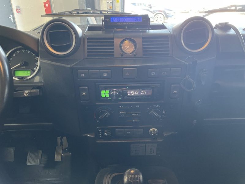 LAND ROVER DEFENDER 90 2.2 TD4 122 ch STATION WAGON