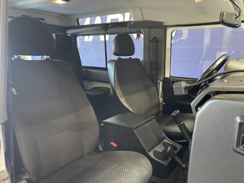 LAND ROVER DEFENDER 90 2.2 TD4 122 ch STATION WAGON