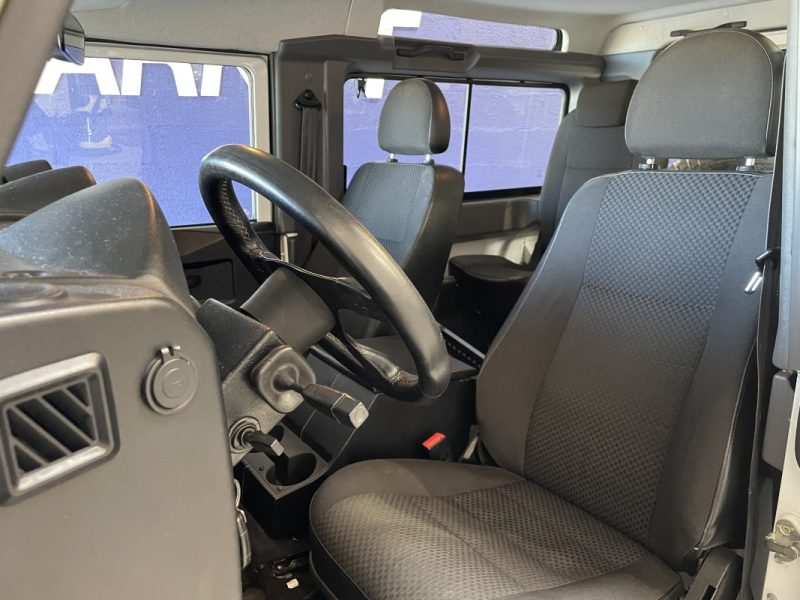 LAND ROVER DEFENDER 90 2.2 TD4 122 ch STATION WAGON