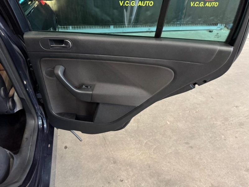 VOLKSWAGEN GOLF PLUS 1.6 TDI 105 Confortline 