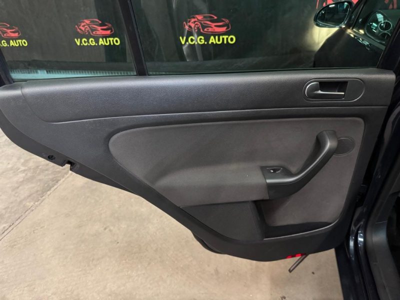 VOLKSWAGEN GOLF PLUS 1.6 TDI 105 Confortline 