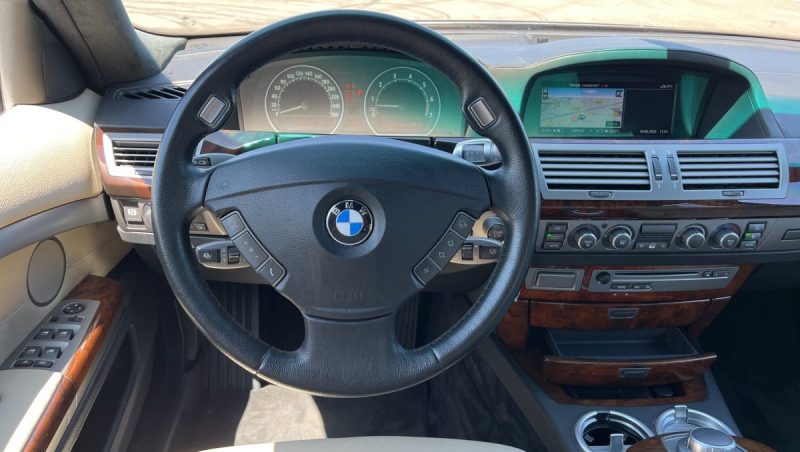 BMW Série 7 760 iA 6.0 L V12 445 ch FULL OPTIONS