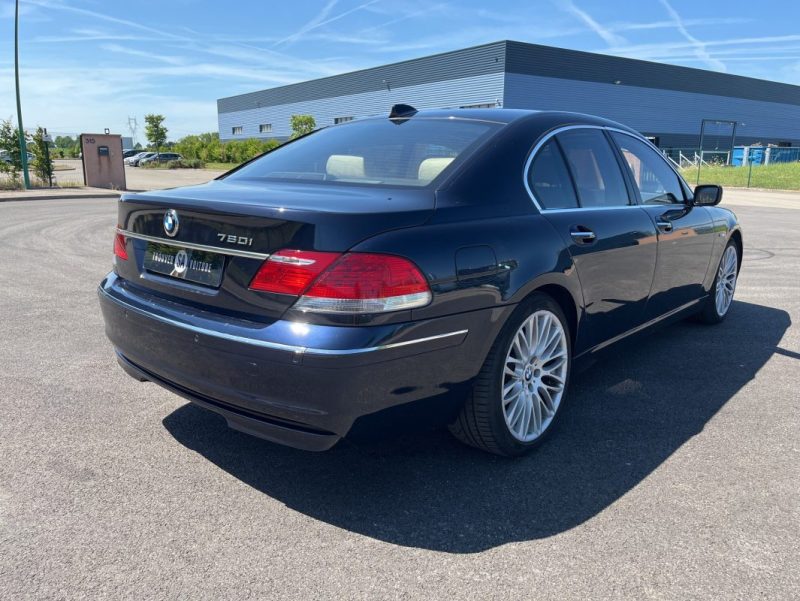 BMW Série 7 760 iA 6.0 L V12 445 ch FULL OPTIONS