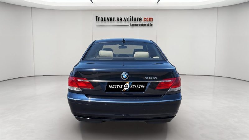 BMW Série 7 760 iA 6.0 L V12 445 ch FULL OPTIONS