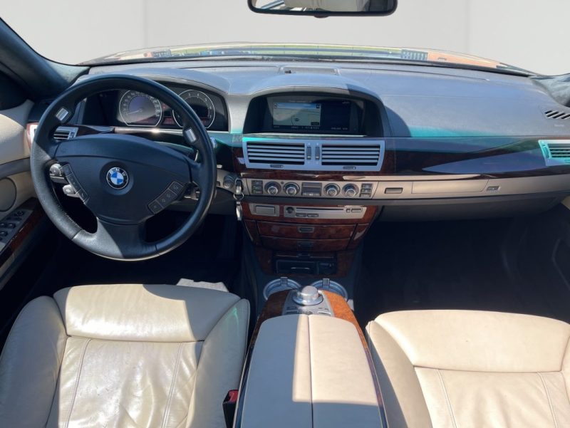 BMW Série 7 760 iA 6.0 L V12 445 ch FULL OPTIONS