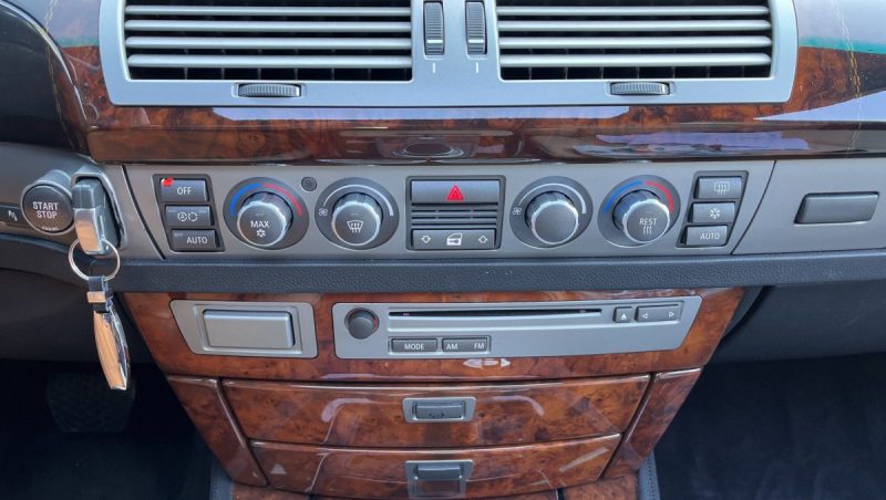 BMW Série 7 760 iA 6.0 L V12 445 ch FULL OPTIONS