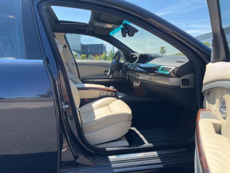 BMW Série 7 760 iA 6.0 L V12 445 ch FULL OPTIONS