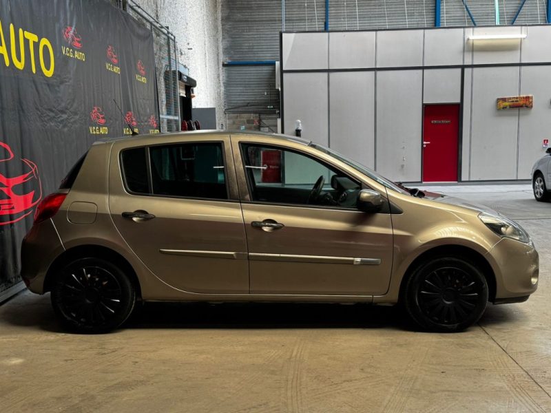RENAULT CLIO III 1.5 DCI 70 Dynamique 