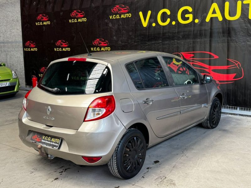 RENAULT CLIO III 1.5 DCI 70 Dynamique 