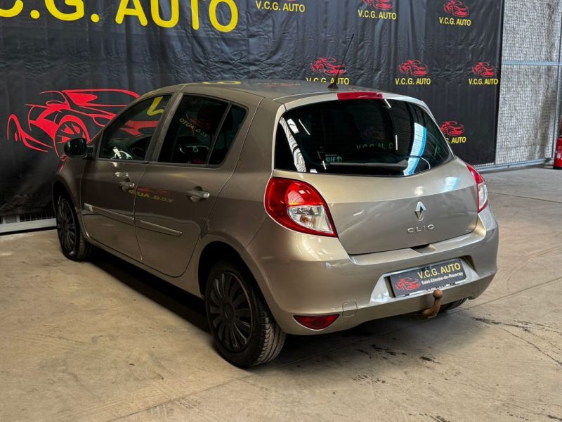 RENAULT CLIO III 1.5 DCI 70 Dynamique 