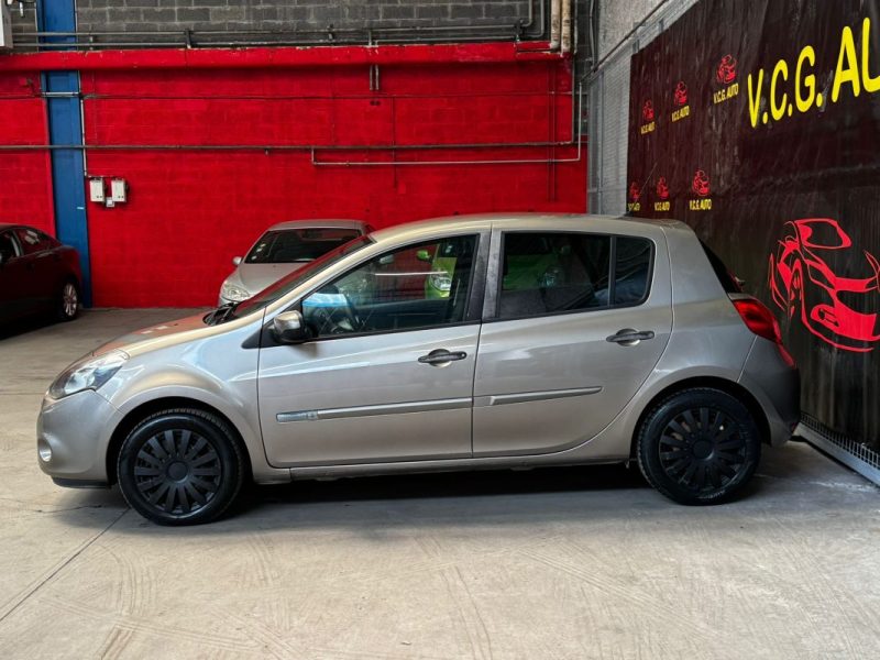 RENAULT CLIO III 1.5 DCI 70 Dynamique 