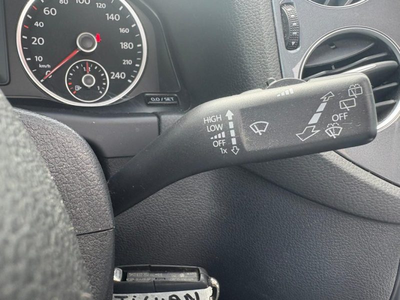 VOLKSWAGEN TIGUAN 2016