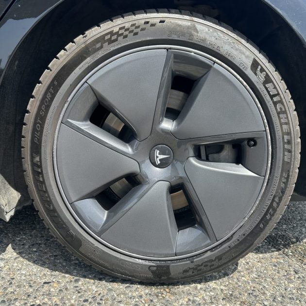 TESLA MODEL 3 STANDARD RANGE +