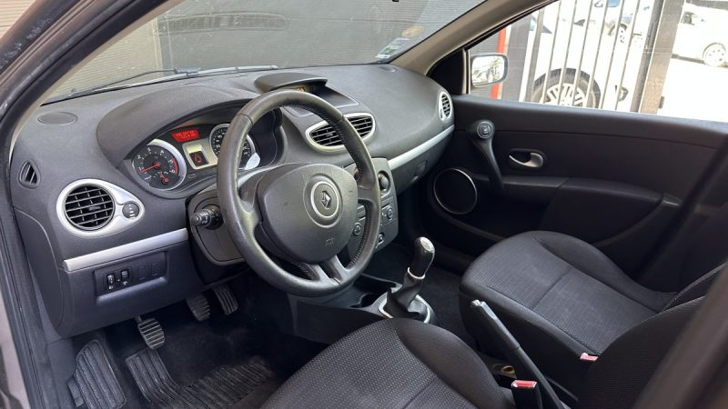 1.5 DCI 85 cv finition Extreme Climatisation Kit Distribution Neuf CT OK 2027