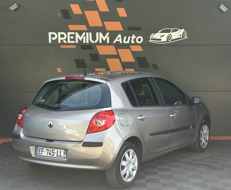 1.5 DCI 85 cv finition Extreme Climatisation Kit Distribution Neuf CT OK 2027