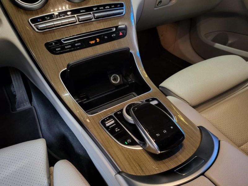 MERCEDES CLASSE C 180 D 122cv BUSINESS / INTERIEUR CUIR BLANC / SUIVI COMPLET MERCEDES 