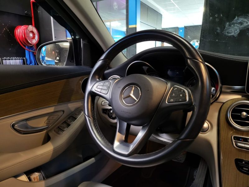 MERCEDES CLASSE C 180 D 122cv BUSINESS / INTERIEUR CUIR BLANC / SUIVI COMPLET MERCEDES 