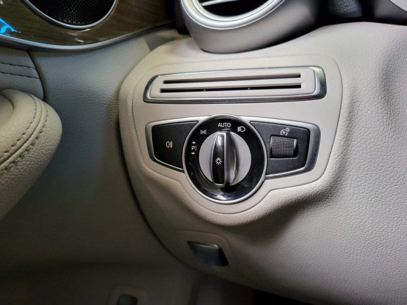 MERCEDES CLASSE C 180 D 122cv BUSINESS / INTERIEUR CUIR BLANC / SUIVI COMPLET MERCEDES 