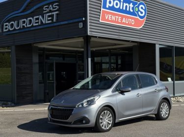 PEUGEOT 208 1.2 PURETECH 110 APPLE CARPLAY / CAMERA / GPS