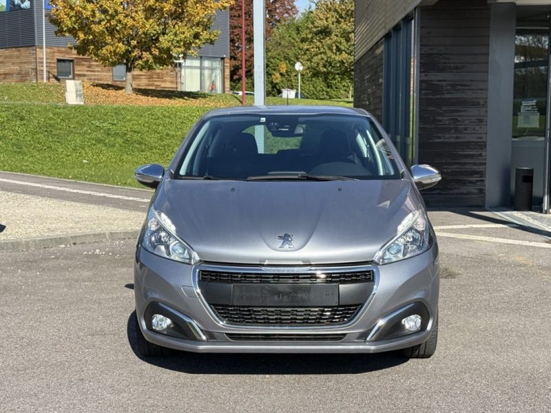 PEUGEOT 208 1.2 PURETECH 110 APPLE CARPLAY / CAMERA / GPS