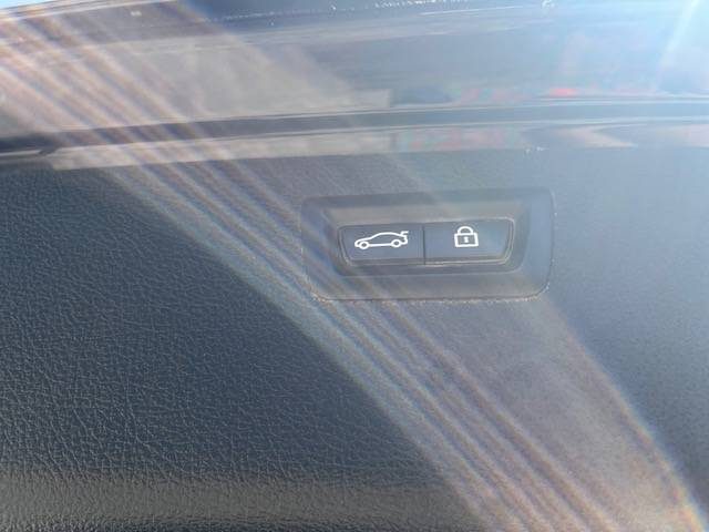 B.M.W. SERIE 318 I PACK M / TOIT OUVRANT TETE HAUTE  2019