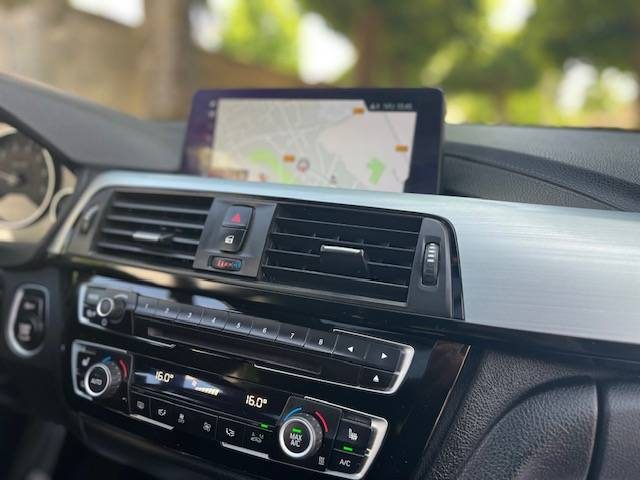 B.M.W. SERIE 318 I PACK M / TOIT OUVRANT TETE HAUTE  2019